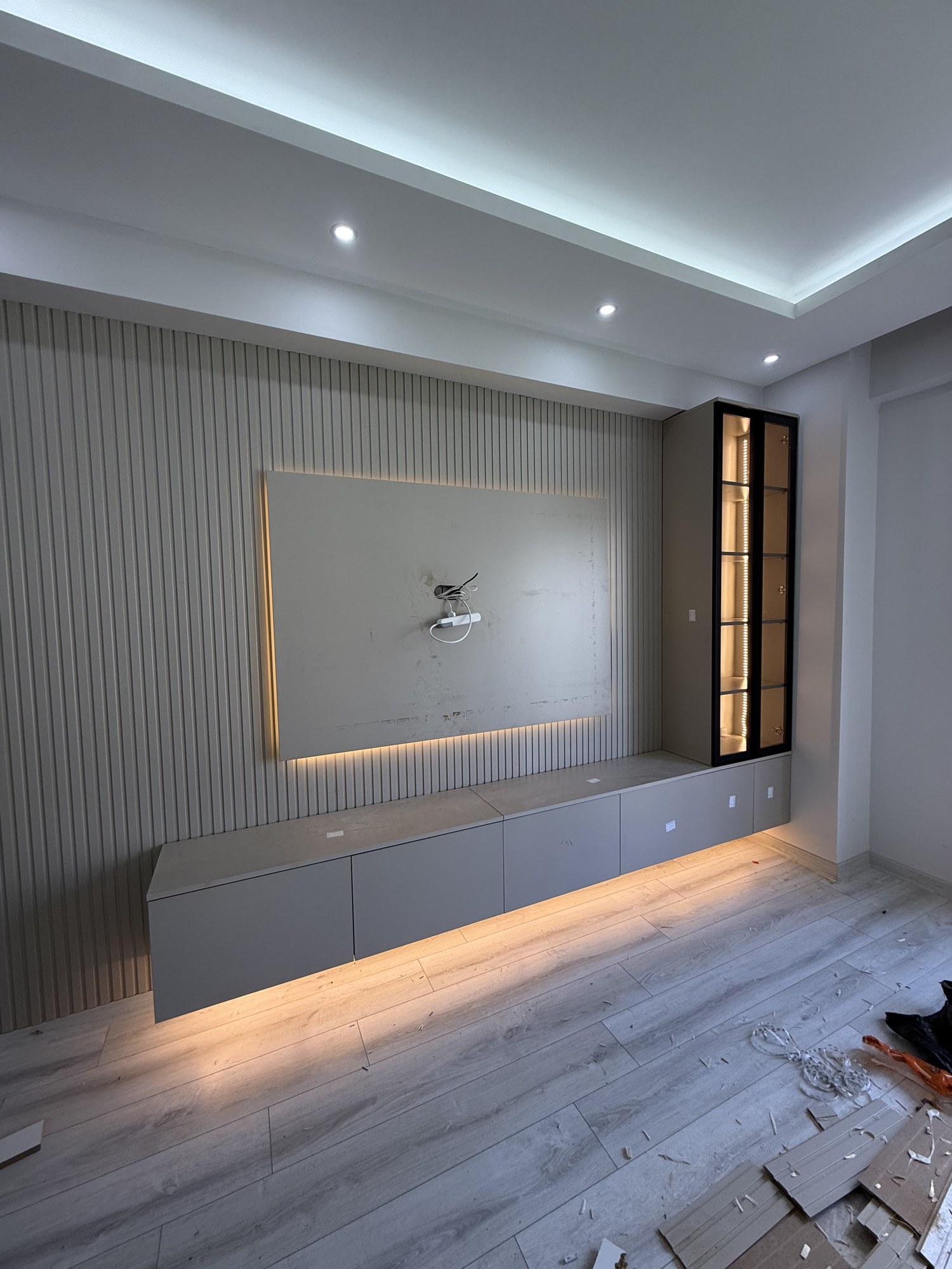 Bej Latalı Floating TV Duvarı