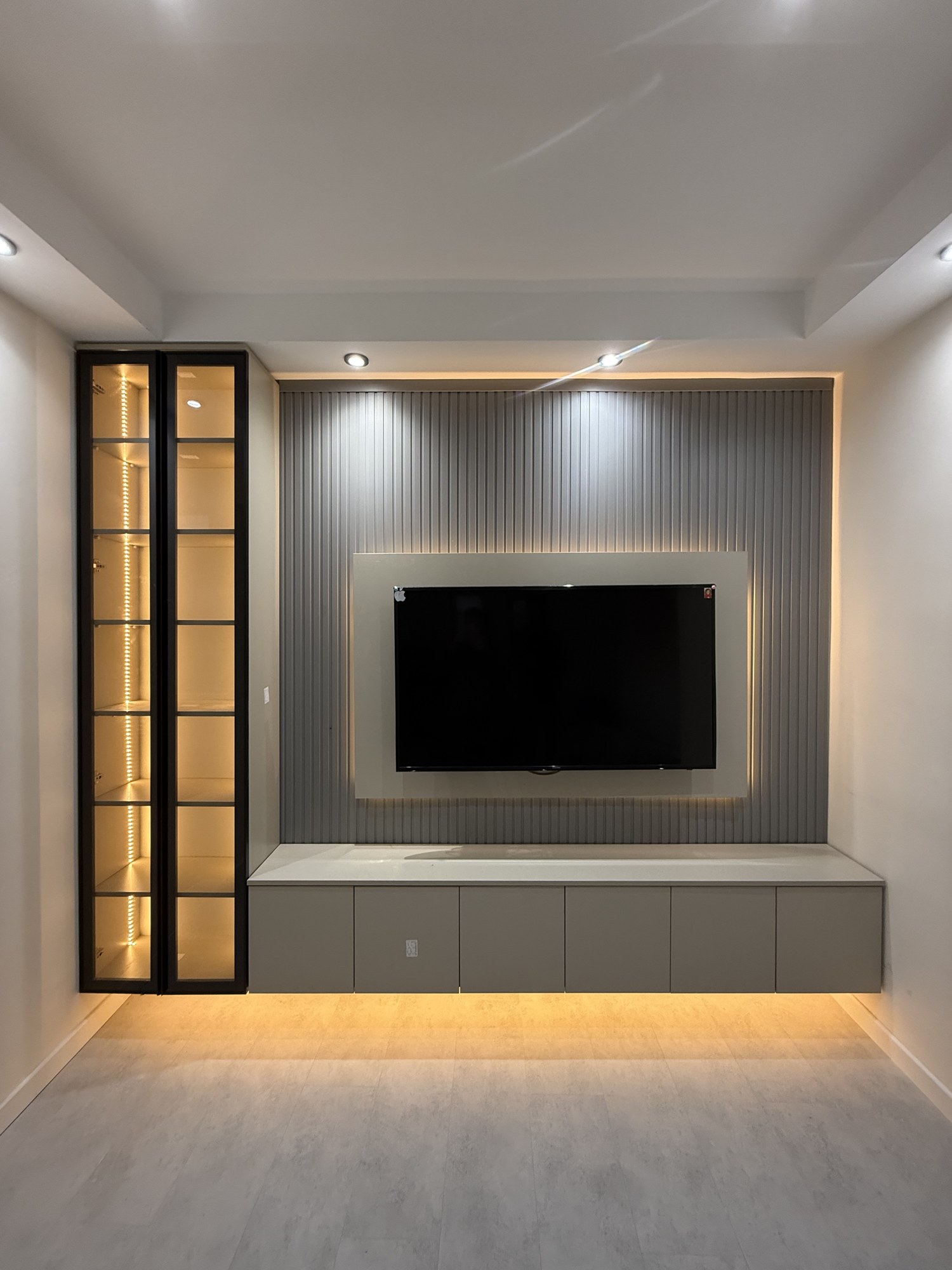 Antrasit Latalı TV Duvarı